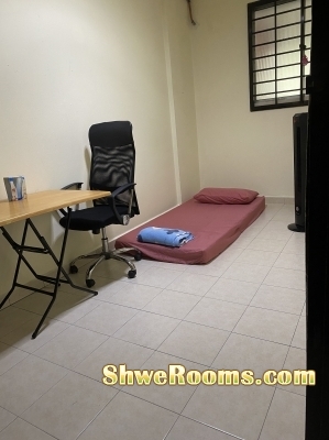 One Single room for Male $420 without aircon/ inclusive PUB@ Jurong West Street 81