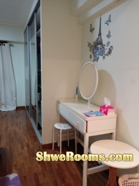 425 SGD-One Lady to share in BIG master-room (beside Admiralty MRT)
