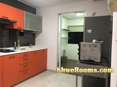 One Roommate (Male) for one Common Room near Tampines MRT (Long term & Short term)
