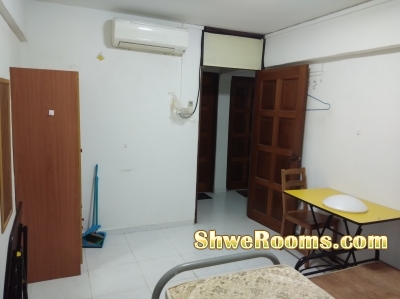 Common room with aircon for rent S$550 per month include with pub