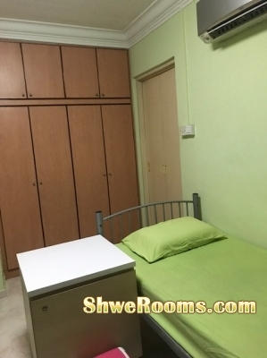 LOOKING FOR ONE LADY TO SHARE MASTER ROOM, LONG TERM/SHORT TERM , 3 mins WALKING distance to BOON LAY MRT