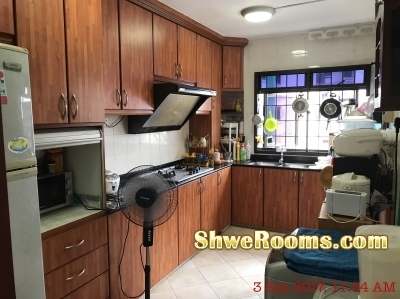 24HR AIRCON AND SPACIOUS COMMON ROOM IN SEMBAWANG