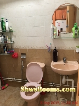 24HR AIRCON AND SPACIOUS COMMON ROOM IN SEMBAWANG