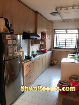 LOOKING FOR ONE LADY TO SHARE MASTER ROOM, LONG TERM/SHORT TERM , 3 mins WALKING distance to BOONLAY MRT