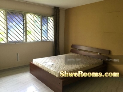 Master Bed Room with air-con. Near Bishan MRT