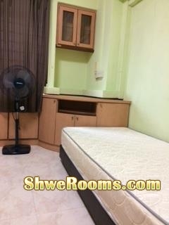 LOOKING FOR ONE LADY TO SHARE MASTER ROOM, LONG TERM/SHORT TERM , 2 mins WALKING distance to BOONLAY MRT