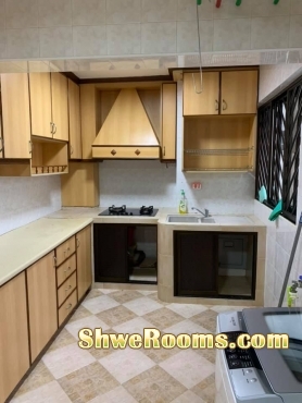 5-minutes Walking distance to Ang Mo Kio MRT The Whole Common room or Common room for share $350