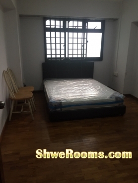 a HDB common room to rent at sembawang
