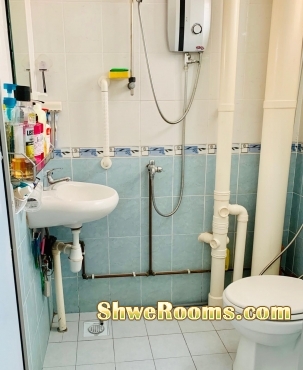 Master Bed Room for rent (Short Terms) Near Jurong East MRT (10 min walk)