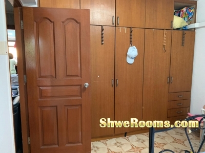Looking for One  Male Roommate Share Common Room near by Toa Payoh MRT (Long /Short Term)