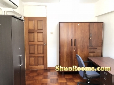 One male roommate for common room with AC @ Near Bukit Batok MRT