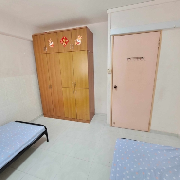 ***5 mins from Admiralty MRT*** Common Rooms to rent! Ladies Only