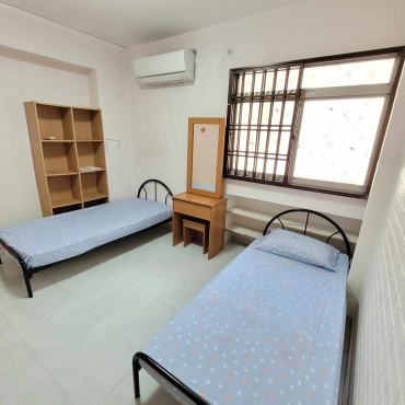 ***5 mins from Admiralty MRT*** Big Common Room to rent! Ladies Only