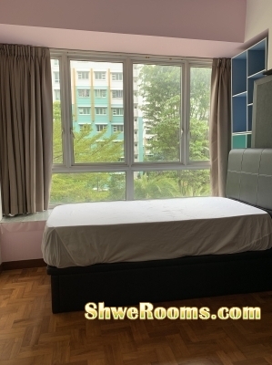 Available one common room at Woodlands - Condo