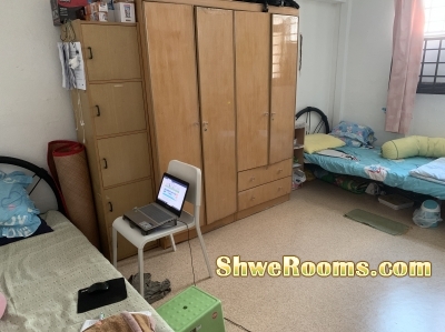 One male share room mate stay at big common room near commonwealth MRT 