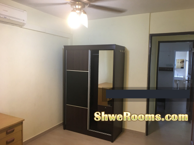 Room for rent @ 1min walk to West Coast Plaza 