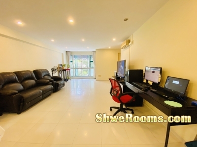 Common room rental $400 per person including PUB ( Femmale roommate) 2 mins from sembawang mrt