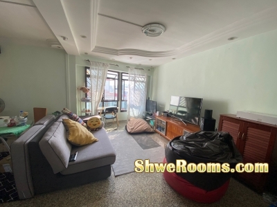 Looking for One Girl Common Room Share 2 person 