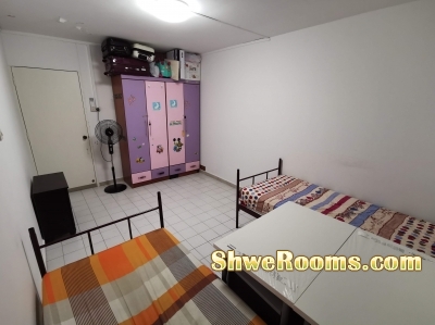 Tampines East-Available Male Roommate Air-con Common Room @$425 for 1 persons