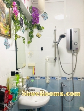 Master Bed Room @ Jurong East (Short term)