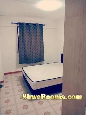 Common Room - (6min) Dakota/Mountbatten MRT - Couple Only