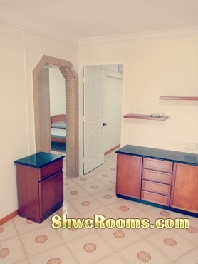 Common Room - (6min) Dakota/Mountbatten MRT - Couple Only