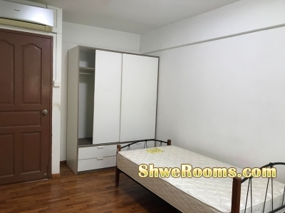 Big Common Room To Rent At Bukit Batok