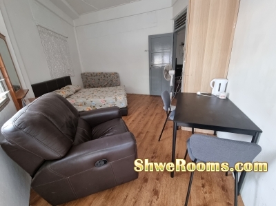 One Common room Short term available