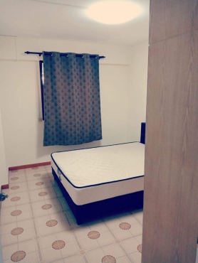 Common Room (6min) Dakota/Mountbatten MRT - (single or couple only) -