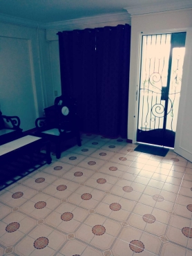 Common Room (6min) Dakota/Mountbatten MRT - (single or couple only)