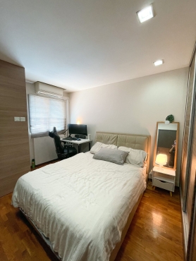 Master Bedroom á€„á€¾á€¬á€¸á€›á€”á€º  (á€™á€­á€”á€ºá€¸á€€á€œá€±á€¸á€žá€®á€¸á€žá€”á€·á€º) @ Khatib/Yishun