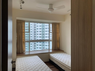 Male Common Share room to rent