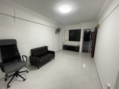 ONE MASTER ROOM AVAILABLE AT CLEMENTI BLOCK 309