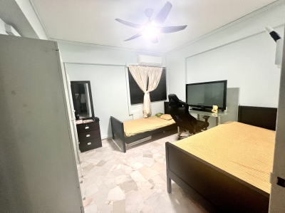 One lady roommate at Woodlands/Admiralty MRT