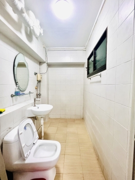 One lady roommate at Woodlands/Admiralty MRT