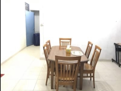 To rent for lady  in Master Room near lake side MRT