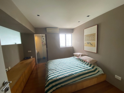 Master bed & common room