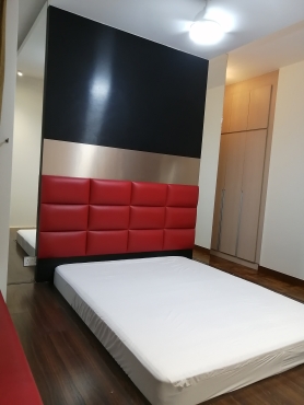 Condo Master bedroom and single room to rent