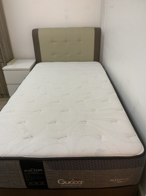 Nice room available for sharing with 1 lady at Commonwealth 