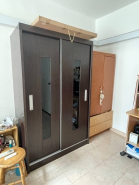 A Spacious Master Bedroom, 3 mins walk to Dakota MRT