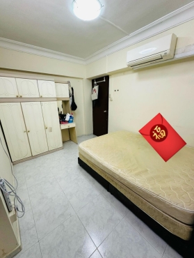 Big & Cozy Room with AirCon - near Queenstown MRT- $1400 - Immediate Available