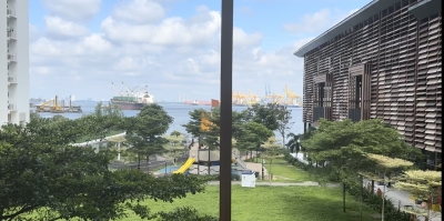 Only one lady or two for One common room with sea view at  Punggol 