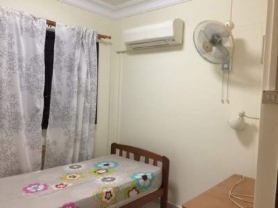Common Room with AirCon - $50/day - near Queenstown MRT