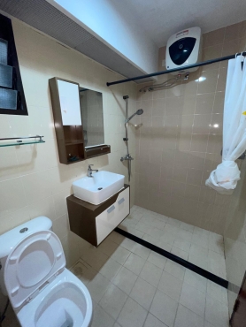 1 male to share Common room( long term)