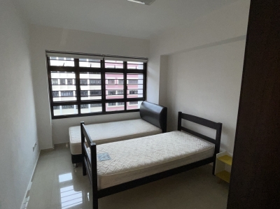 1 male to share Common room( long term)