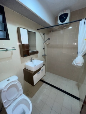 1 male to share Common room( long term)