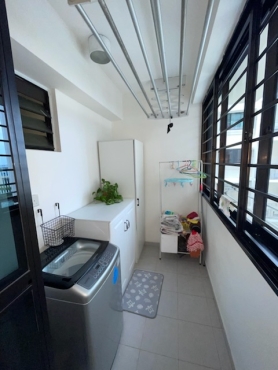 1 male to share Common room( long term)
