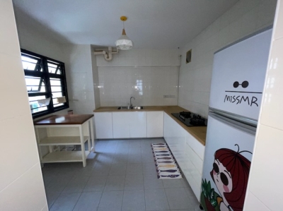 1 male to share Common room( long term)