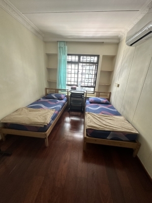 Room for rent at Boon Lay MRT, Jurong West St 64 ( Short term)