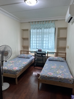 Room for rent at Boon Lay MRT, Jurong West St 64 ( Short term)